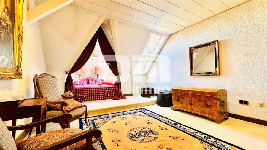 Hochwertige 5-Zi Wohnung in Traumlage mit Balkon in gepflegter Jugendstil-Villa + Panoramablick - Schlafzimmer